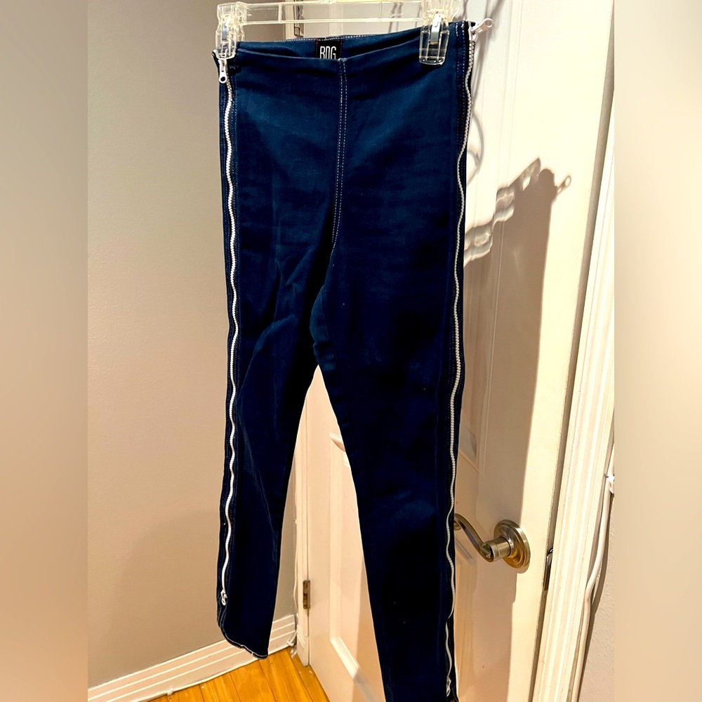 BDG skinny legging style jeans, size 26